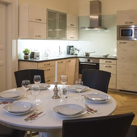 Modern Apartment Vsehrdova Πράγα Εξωτερικό φωτογραφία
