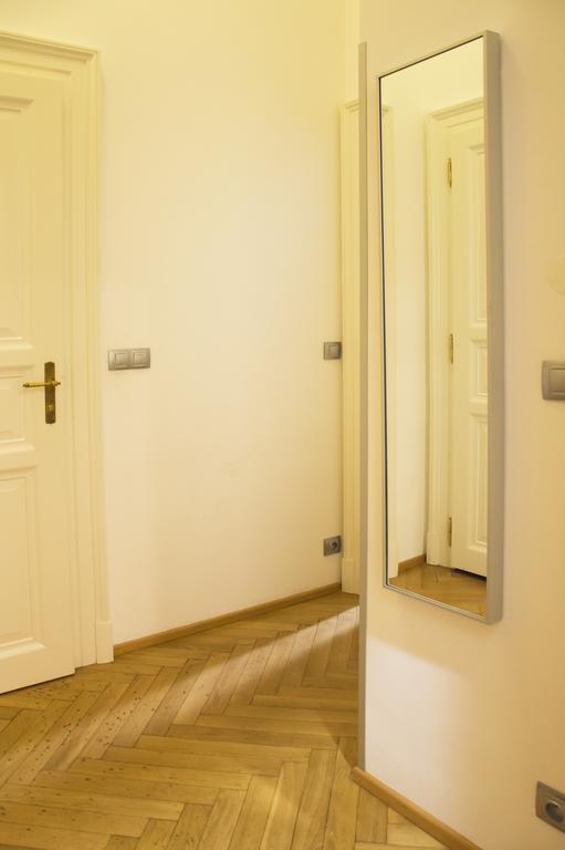 Modern Apartment Vsehrdova Πράγα Εξωτερικό φωτογραφία
