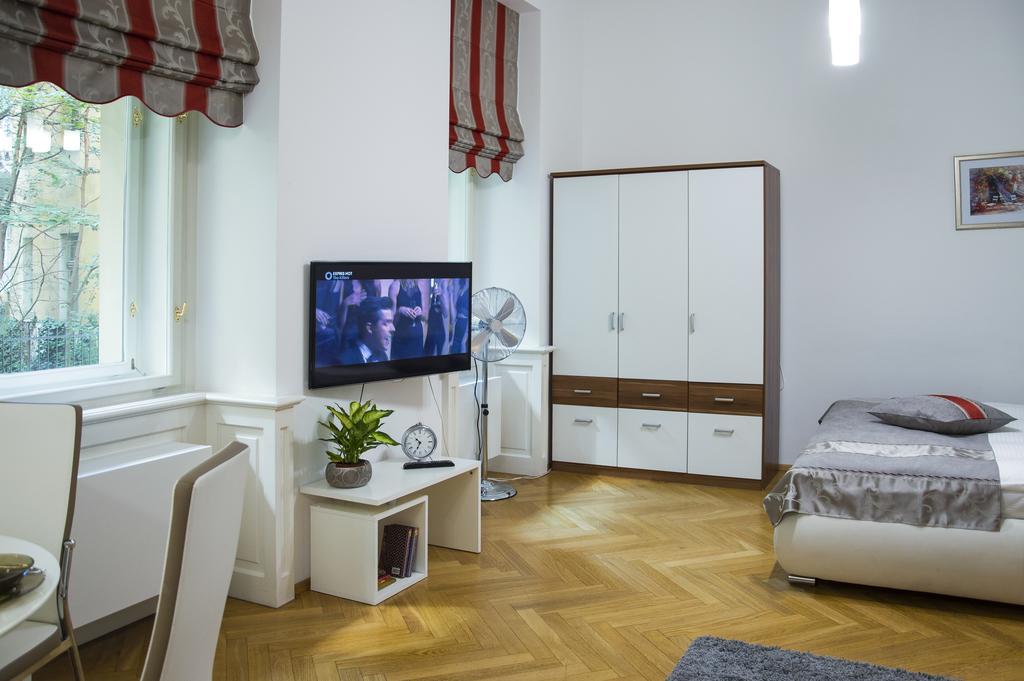 Modern Apartment Vsehrdova Πράγα Εξωτερικό φωτογραφία